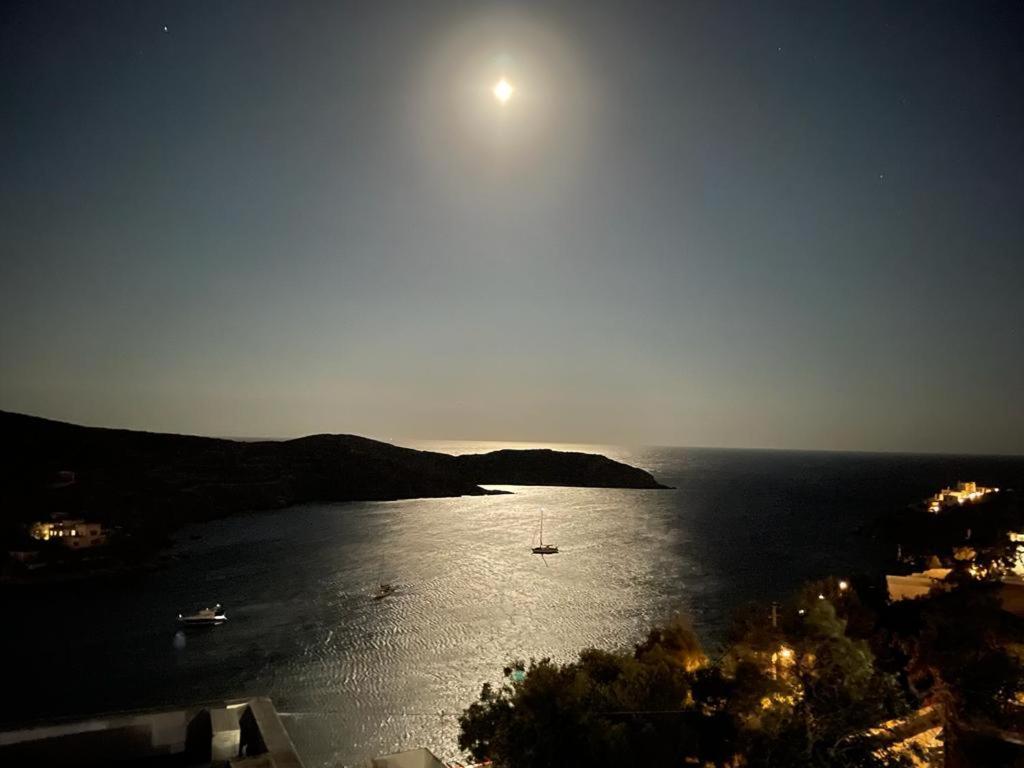Vacation House With Stunning View - Vari  Luaran gambar